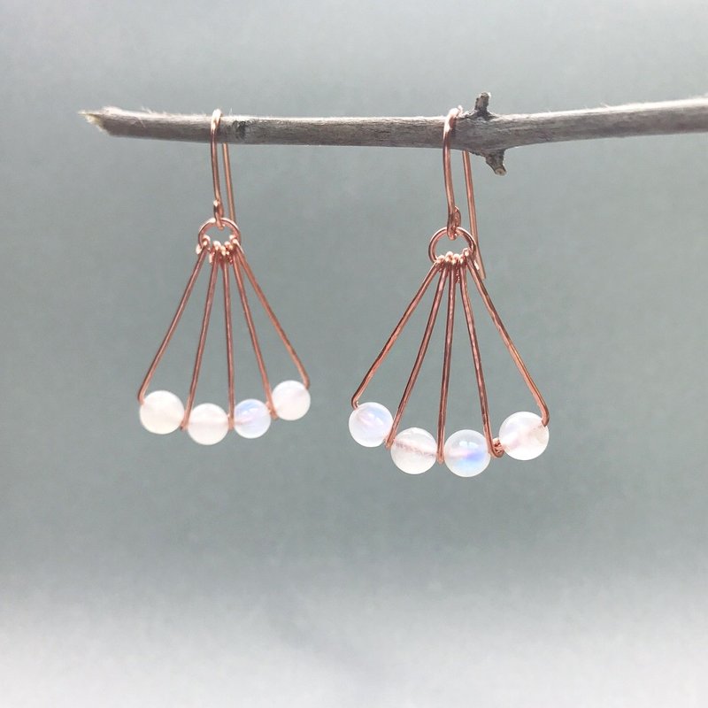 手工铜作耳环-月光石贝壳 - 耳环/耳夹 - 宝石 白色