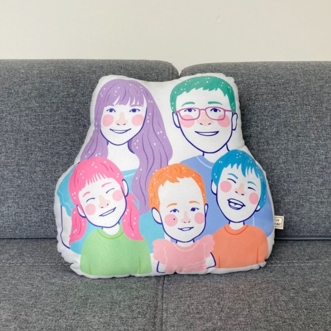【定制化礼物】Cola系列插画: 情侣 / 家人 / 宠物插画抱枕 - 订制画像 - 其他材质 