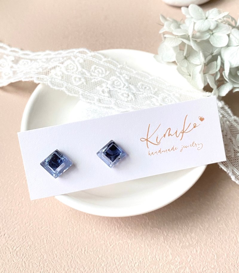 【静夜晶语】几何晶透耳环・深蓝夜空感・不锈钢耳针 - 耳环/耳夹 - 不锈钢 蓝色