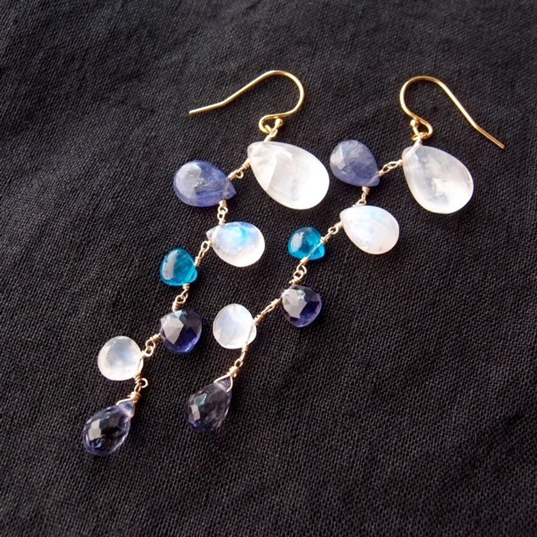 【14KGF】Mobile Earrings 风铃耳环 渐层白 × 蓝 - 耳环/耳夹 - 宝石 白色