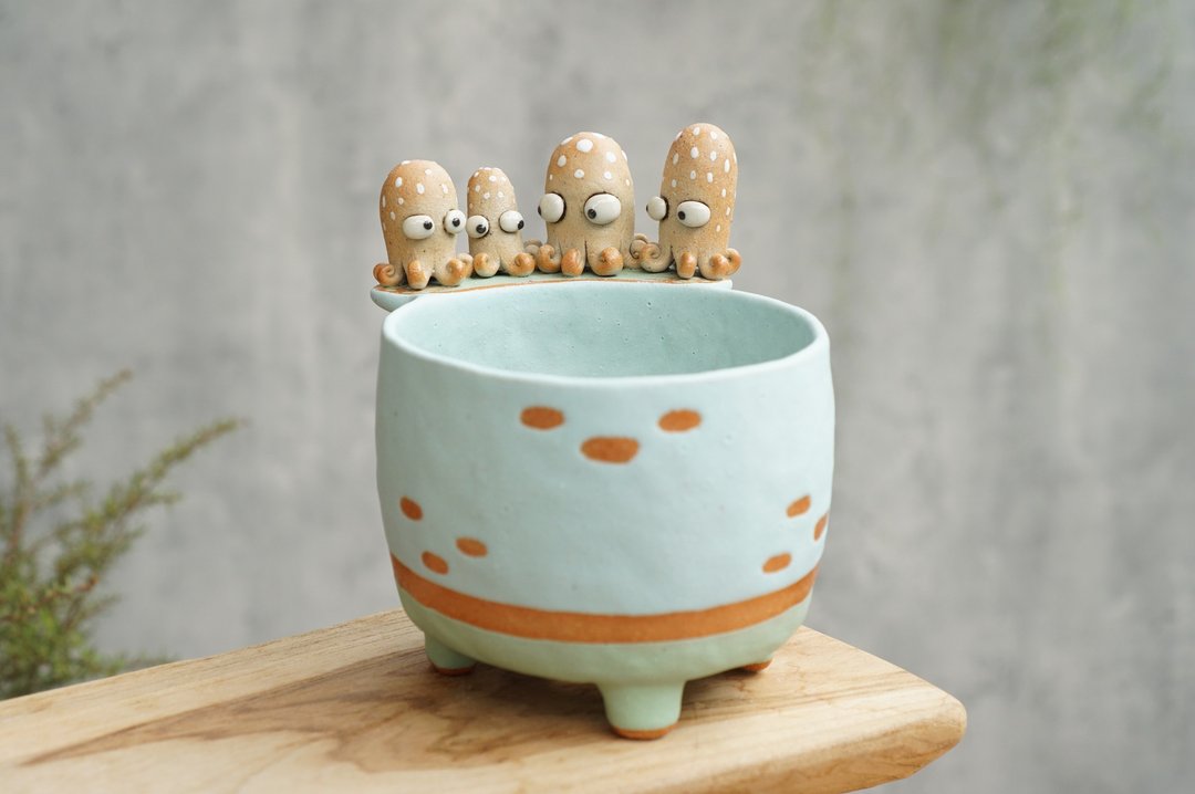 Plant pot with a squid,two tone,cactus,ceramics,pottery,handmade - 花瓶/陶器 - 陶 蓝色