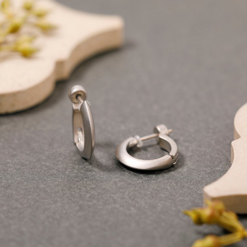 mat hoop smooth pierced earring MATSV 光滑耳环 简约 圆环耳环 雾面银 - 耳环/耳夹 - 其他金属 银色