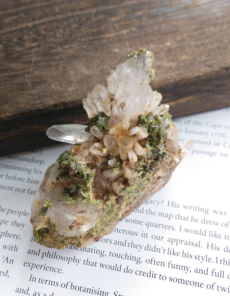 Quartz with lnclusions 绿帘石共生矿 花园水晶 天然矿石 原矿 - 摆饰 - 其他材质 