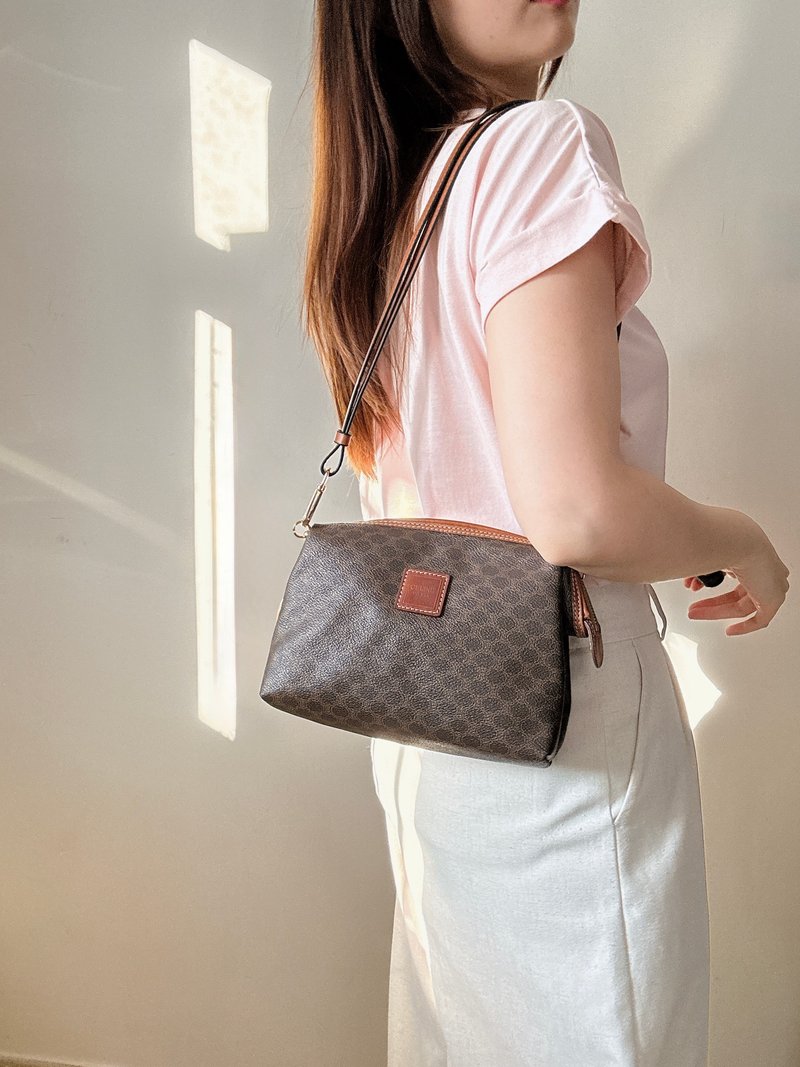 中古正品 Celine Macadam 凯旋门老花云朵包 腋下包 斜背包 复古 - 侧背包/斜挎包 - 防水材质 咖啡色