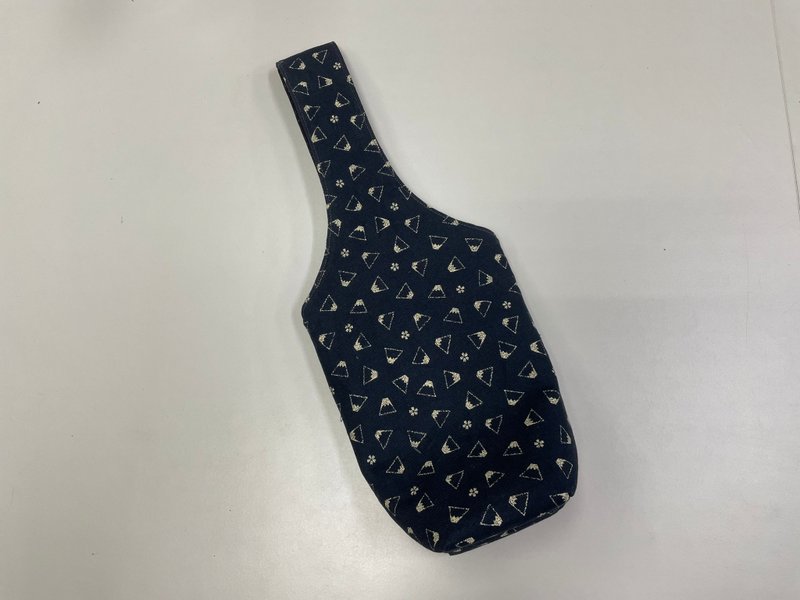 现货-保温杯提袋-漆黑色富士山 - 随行杯提袋/水壶袋 - 棉．麻 黑色