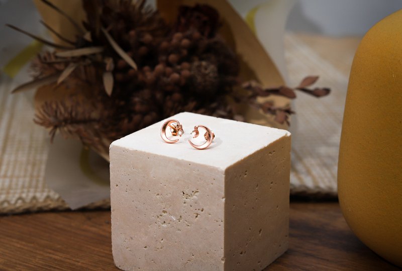 Moona 925纯银月光石耳钉耳环 - 耳环/耳夹 - 纯银 