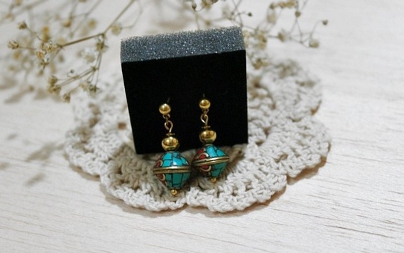 黄铜X天然石＊古典美＊-针式耳环 - 耳环/耳夹 - 宝石 绿色