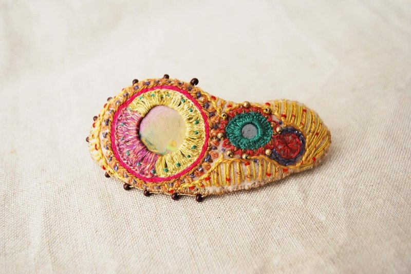 树脂黏土与镜面刺绣的缤纷发夹 - 发饰 - 绣线 多色