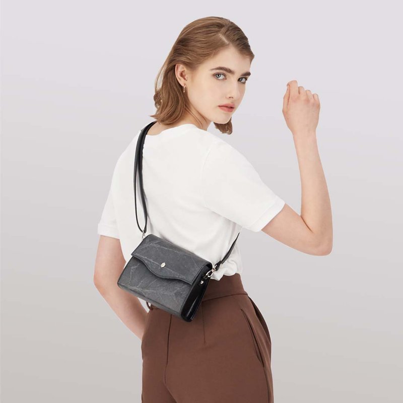 单肩包，黑（盒子包） - 侧背包/斜挎包 - 植物．花 黑色