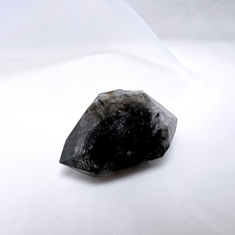 包心。 一图一物 摆件 净化 原矿 能量 疗愈 l 黑闪灵钻 l - 摆饰 - 水晶 黑色