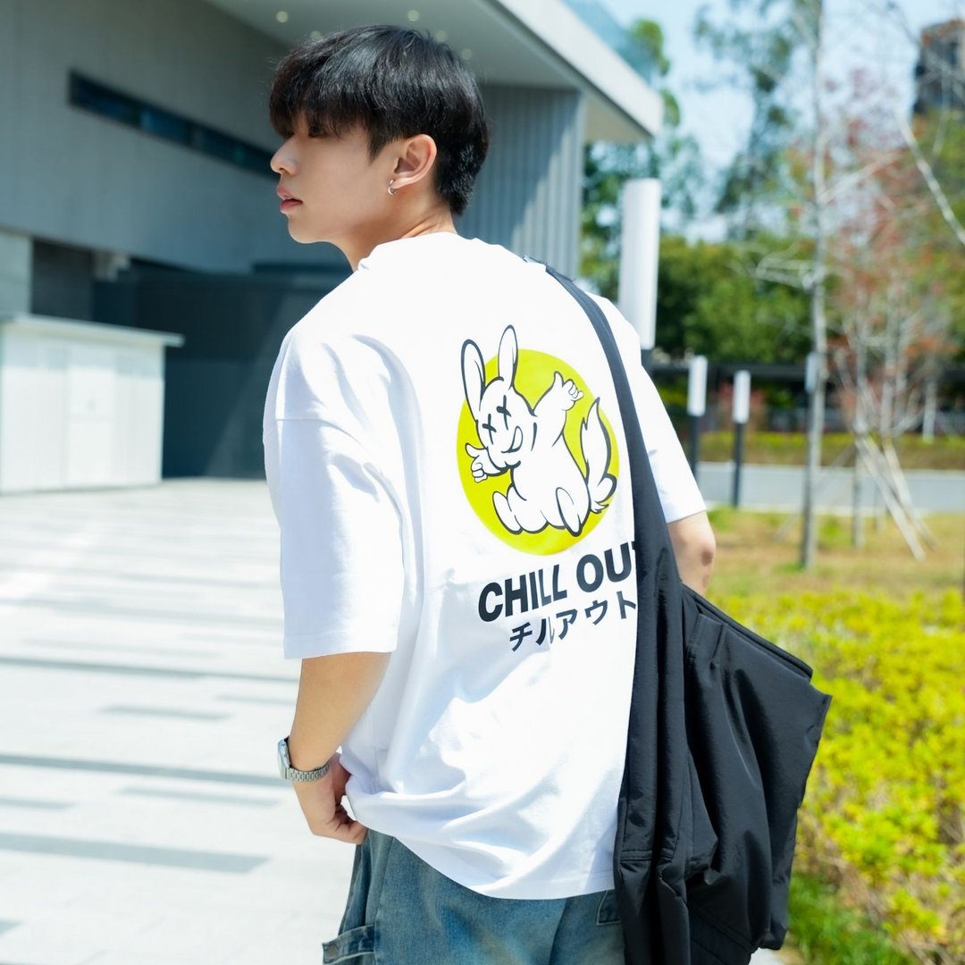 【CREEPS】Chill Out Rabbit 宽松重磅印花T恤 - 中性连帽卫衣/T 恤 - 棉 多色