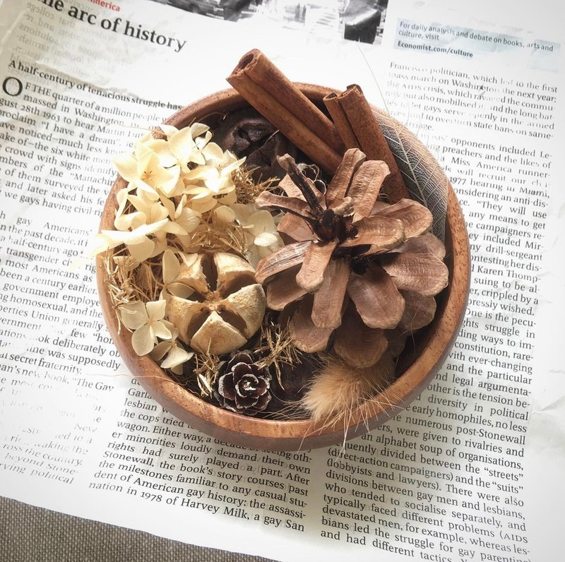 干燥花盆 木盆 松果 绣球花 肉桂棒 干燥花礼 - 摆饰 - 植物．花 咖啡色