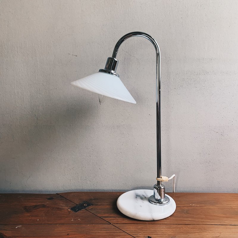 限量品1980年代欧洲 厚实大理石桌灯 高度50cm 少量几盏 库新品 - 灯具/灯饰 - 石头 白色