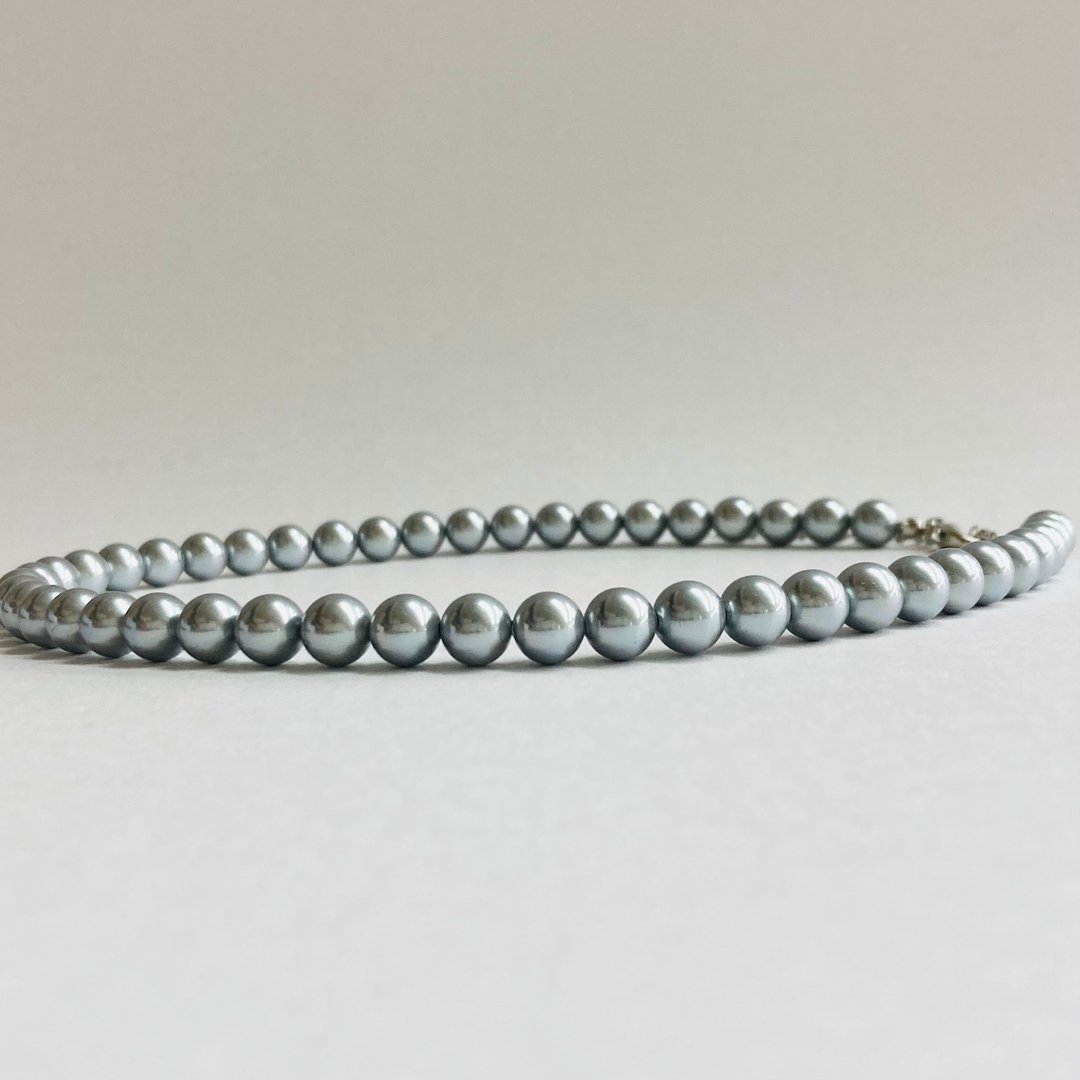 贝壳打磨珍珠颈链 / 直径约 7mm，全长约 35cm + 5cm / 磨砂灰 / 日本制造 - 项链 - 贝壳 银色