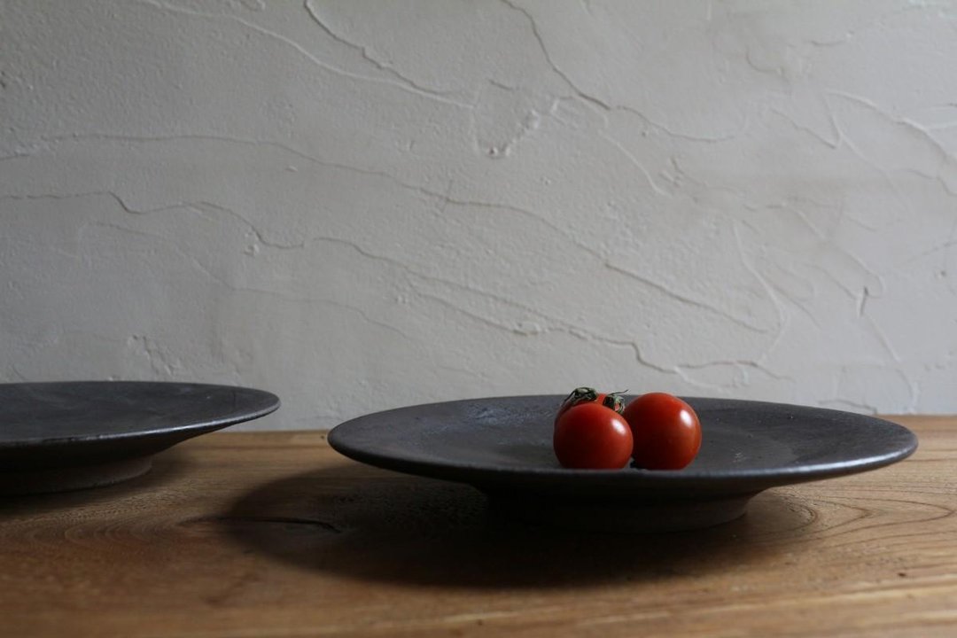 20 cm black glazed dish - 浅碟/小碟子 - 陶 咖啡色