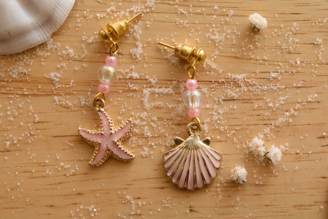 Cute &amp; Beauty Adorable Pink Sea Shell Star Fish Dangle Earrings - 耳环/耳夹 - 纸 粉红色