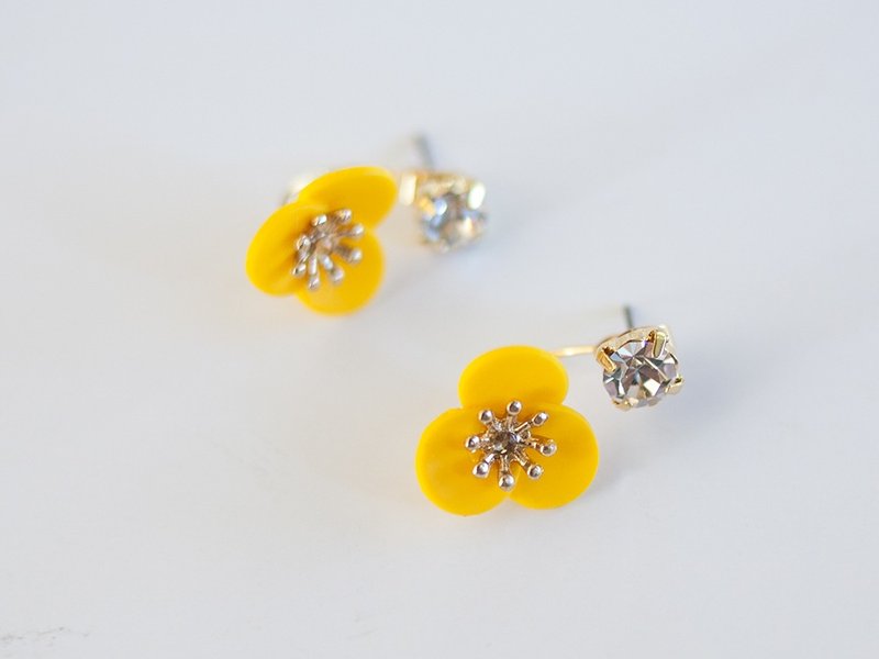 ビジューと花のバックキャッチピアス、イエロー - 耳环/耳夹 - 玻璃 黄色