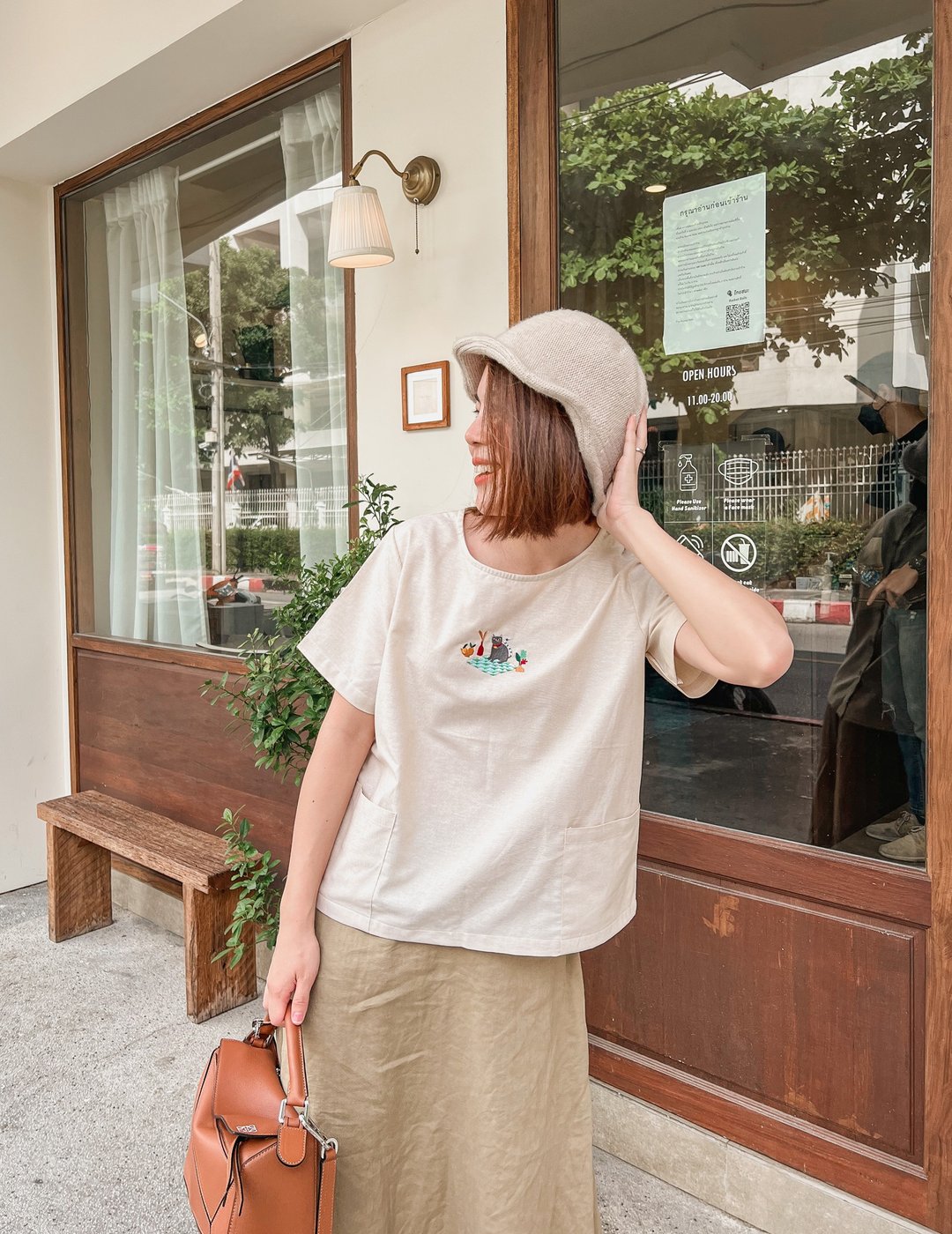 Molly Blouse 猫 : Beige size 米色 S,M - 女装上衣 - 棉．麻 卡其色