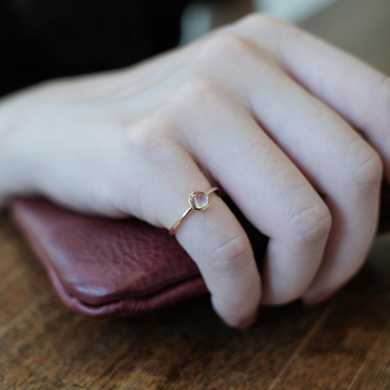 印度月光石-Emerald Gift拈翠-9K金顶级玻璃体蓝月光石包镶线戒 - 戒指 - 半宝石 金色