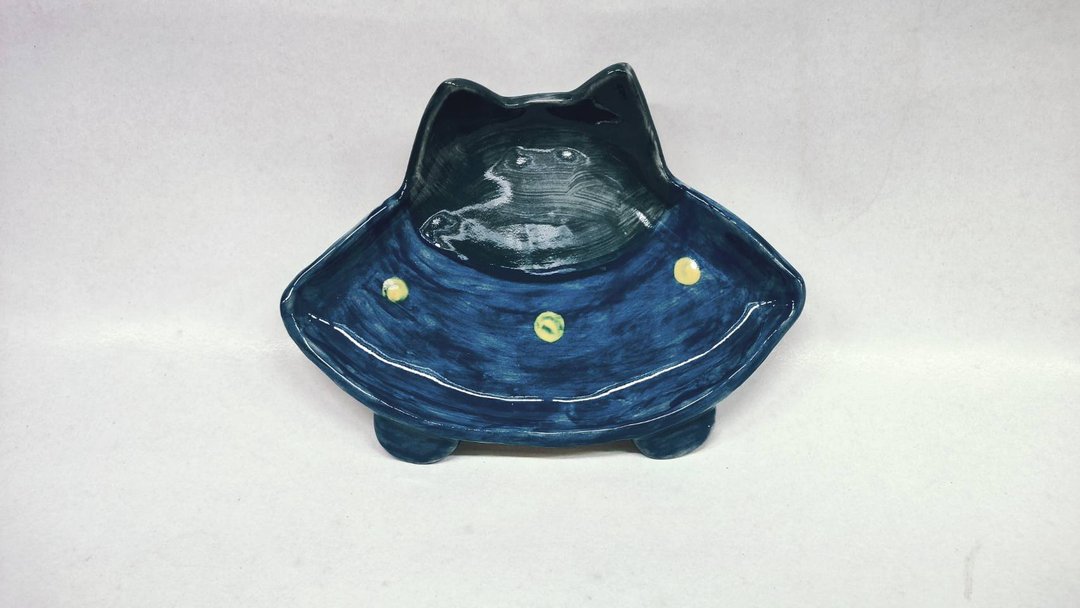 喵星来的飞碟盘/手作陶瓷盘 猫咪陶盘 - 盘子/餐盘/盘架 - 陶 蓝色