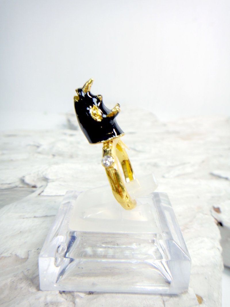 黄铜制品 黑色 犀牛 人手彩绘 滴胶戒指 - 戒指 - 其他金属 黑色