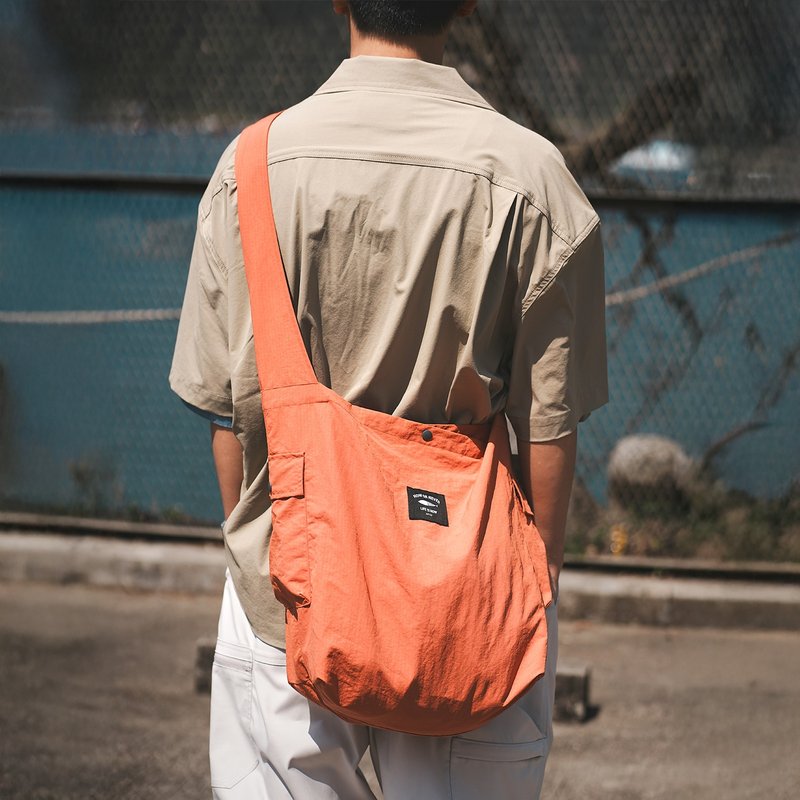 【方便收纳】可收纳斜孭袋 - 橙色//黑色 (YB525) - 侧背包/斜挎包 - 尼龙 橘色