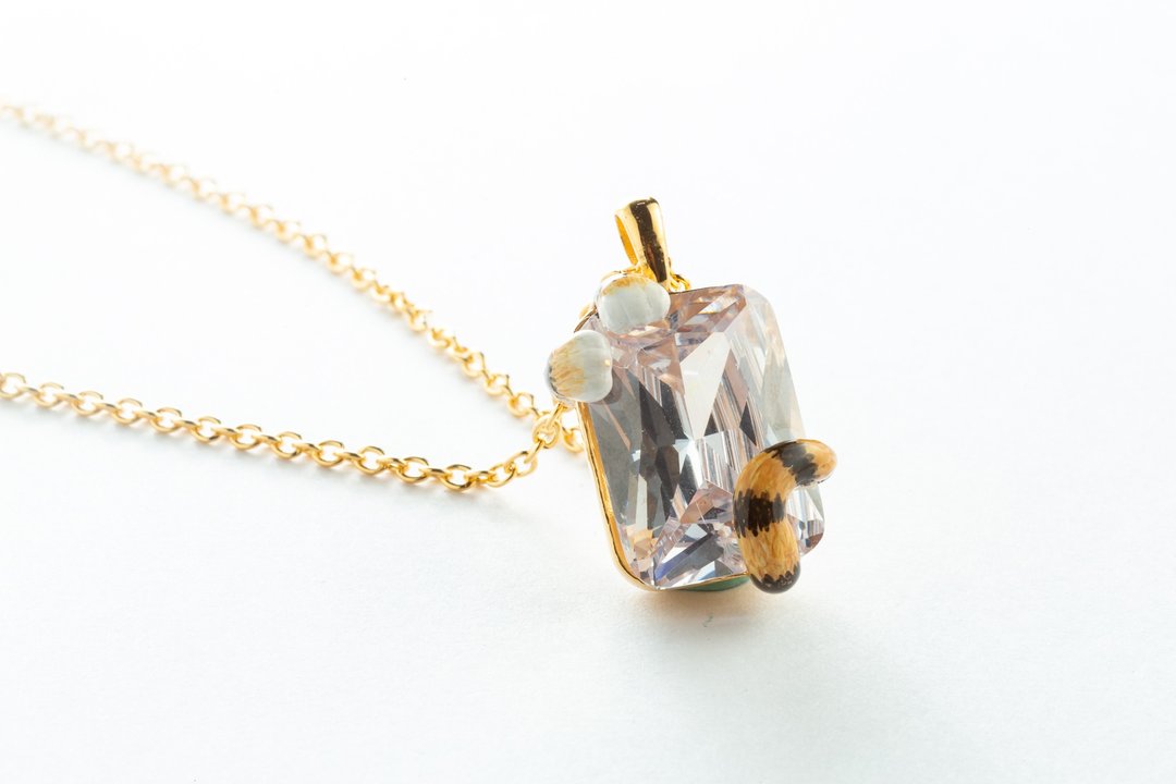 老虎手抱大方钻项链~ Tiger hand  Necklace - 项链 - 珐琅 