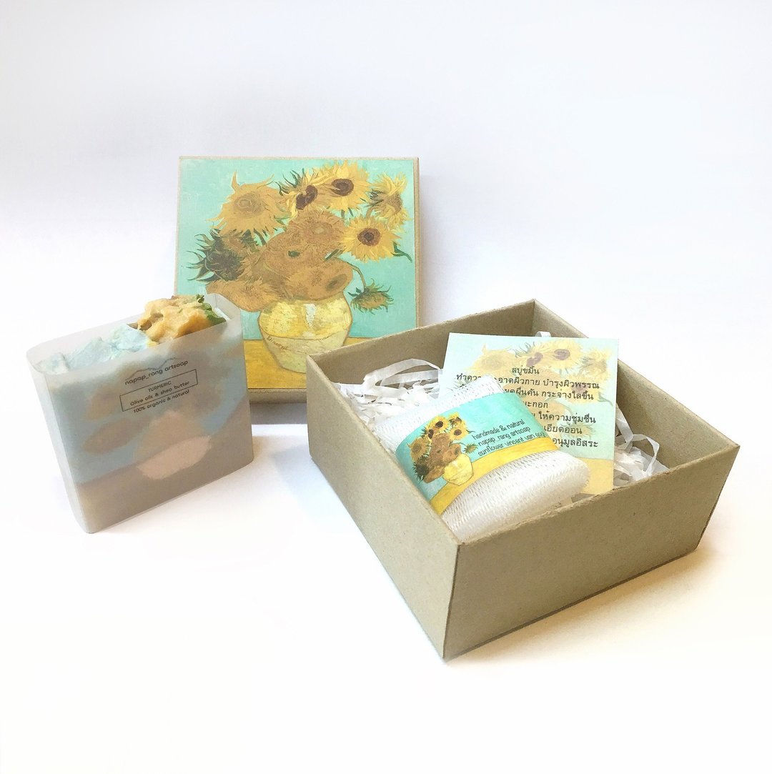 sunflower Vincent van Gogh soap Turmeric-shea butter /mini gift set craft box - 肥皂/手工皂 - 其他材质 多色