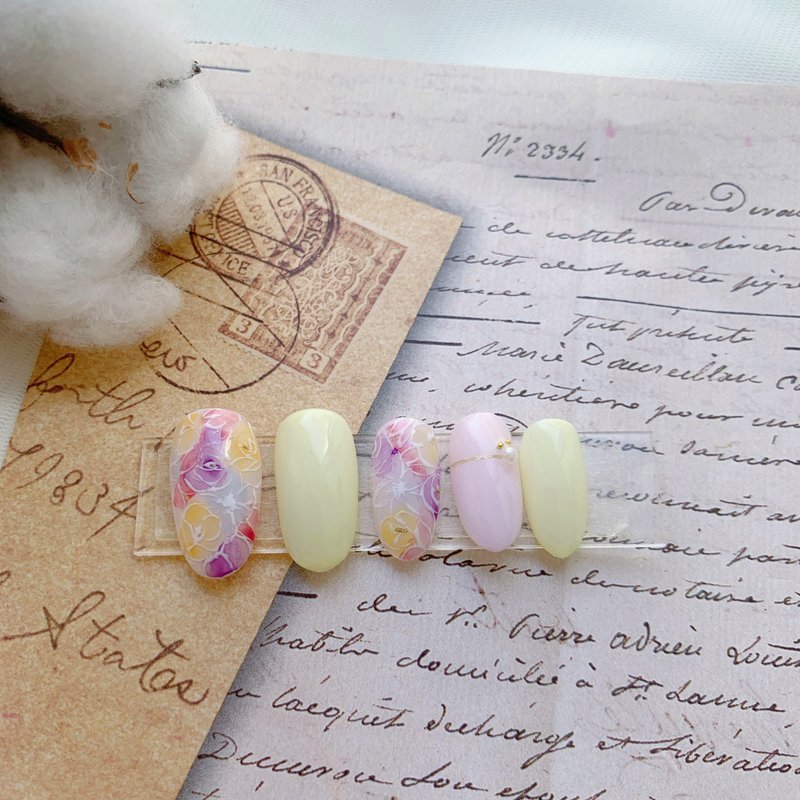 柔美花卉 指甲贴片/凝胶指甲/订制美甲贴片 NA 21 - 指甲油/指甲贴 - 其他材质 粉红色