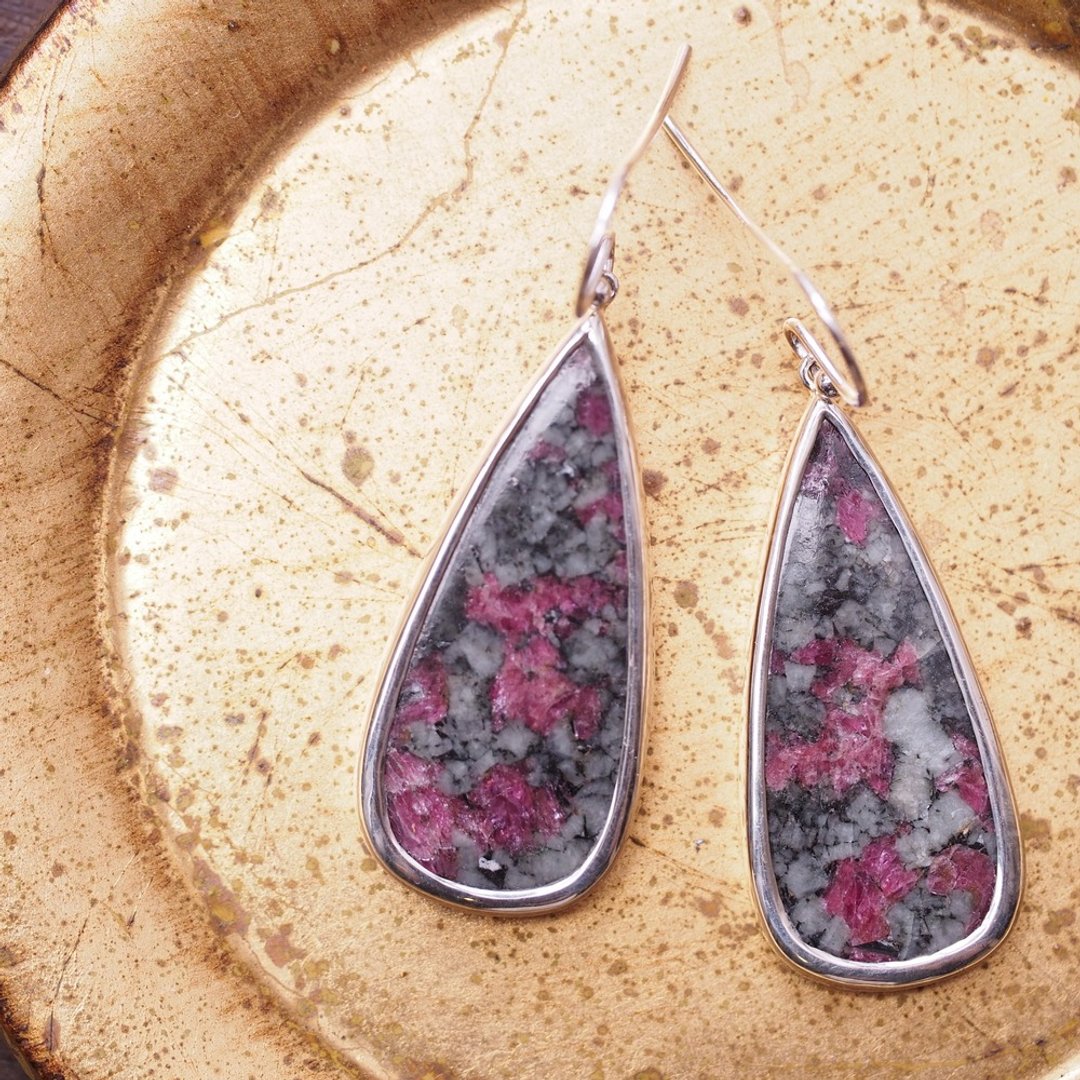 天然异性石 少见宝石 手工纯银耳环 Rare stones Eudialyte - 耳环/耳夹 - 半宝石 红色