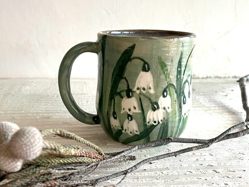 雪片莲刻画手工咖啡杯_陶器马克杯 - 咖啡杯/马克杯 - 瓷 绿色