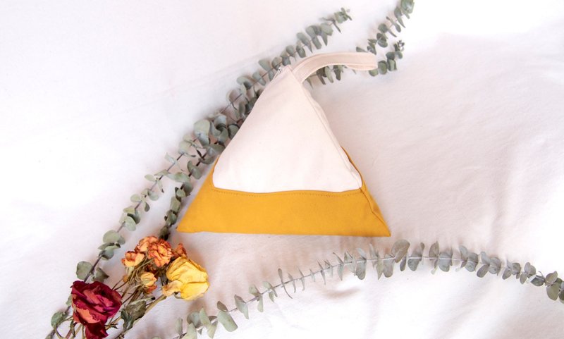 秋冬  暖色调 几何 三角包 帆布 手拿包/提包 - 银杏 黄 (M) - 手拿包 - 棉．麻 黄色