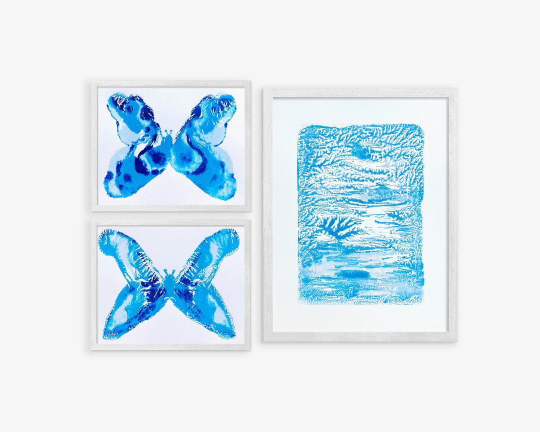 画廊墙套装 3 件 Monotype 印刷抽象蝴蝶浮雕纹理冬季 - 海报/装饰画/版画 - 纸 蓝色