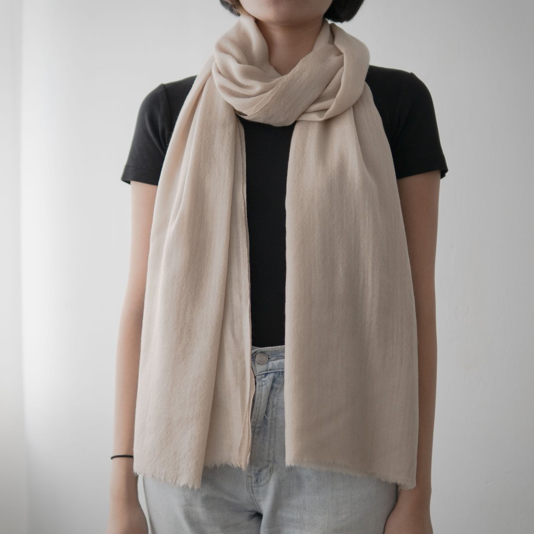 【保暖道具】喀什米尔 Cashmere 羊毛围巾 - 杏色 - 围巾/披肩 - 羊毛 多色