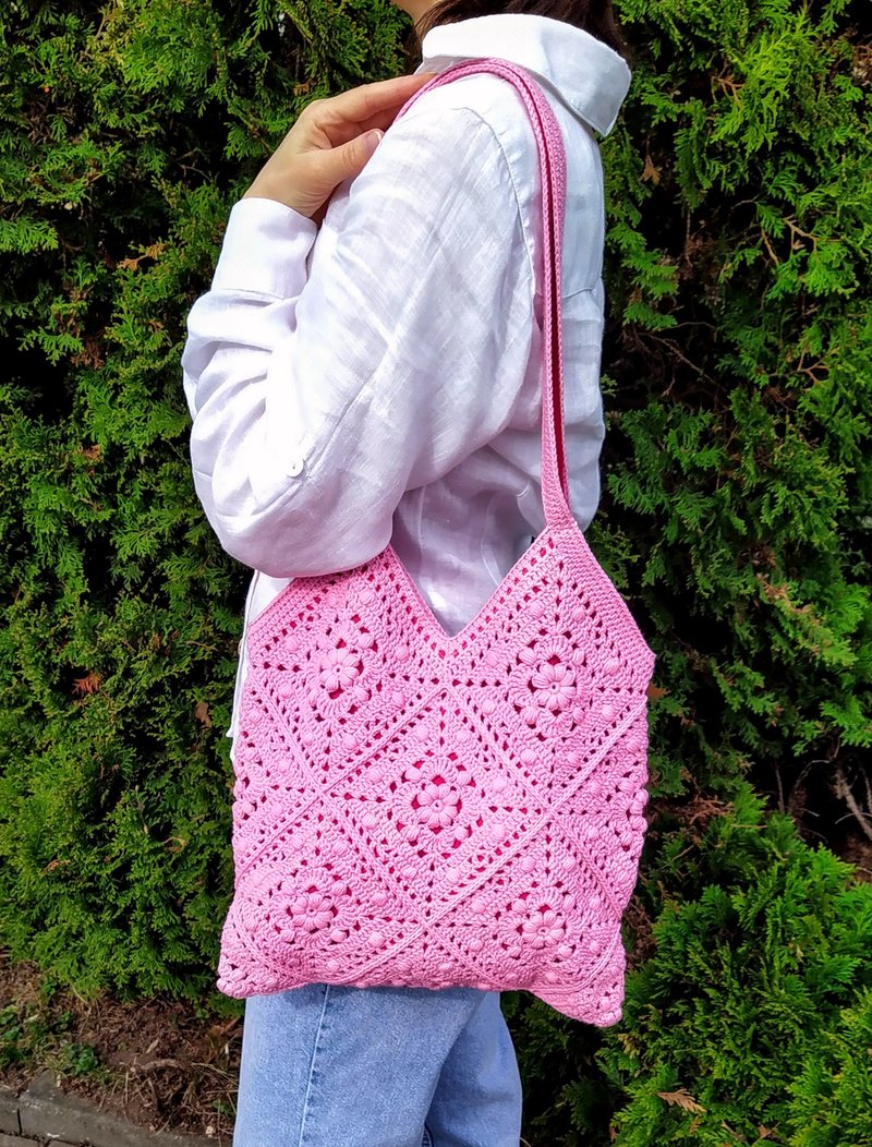 女士肩背包，手工托特包设计师，钩针格纹图案 - 手提包/手提袋 - 棉．麻 粉红色