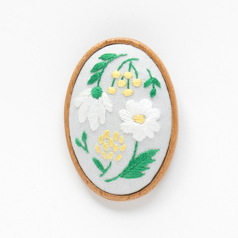 Quiet Lakeside - Embroidery Brooch Kit - 编织/刺绣/羊毛毡/裁缝 - 绣线 绿色