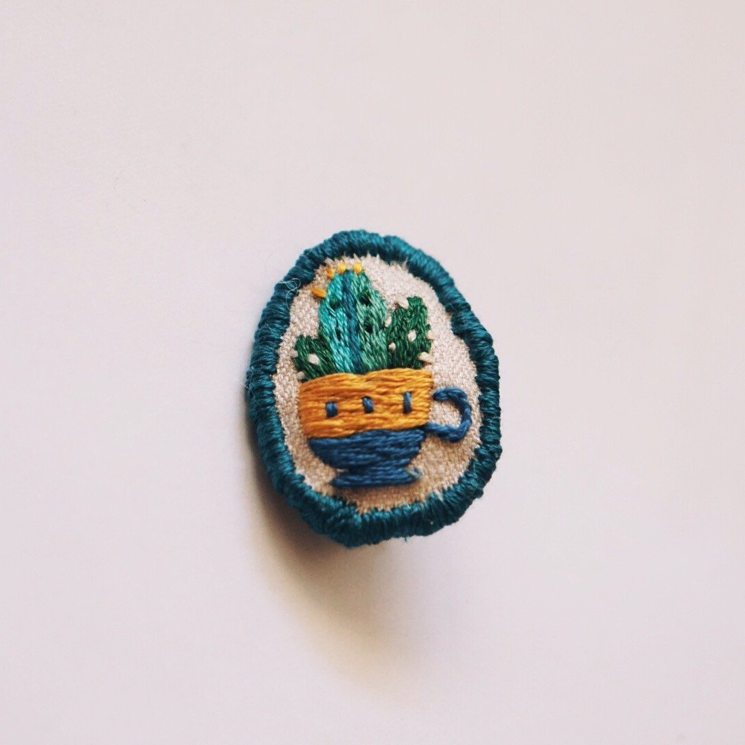 Brooch | Cactus-Gratucanna in a cup - 胸针 - 棉 多色