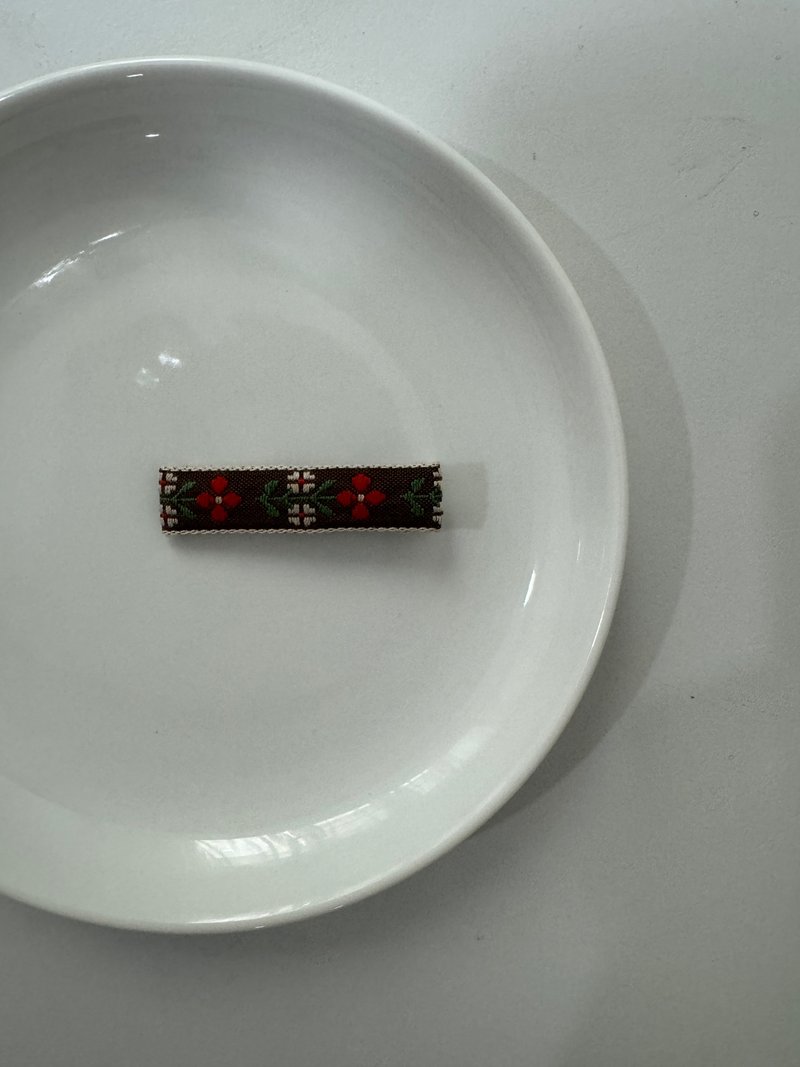 茶色十字花/鸭嘴夹款 - 发饰 - 聚酯纤维 多色