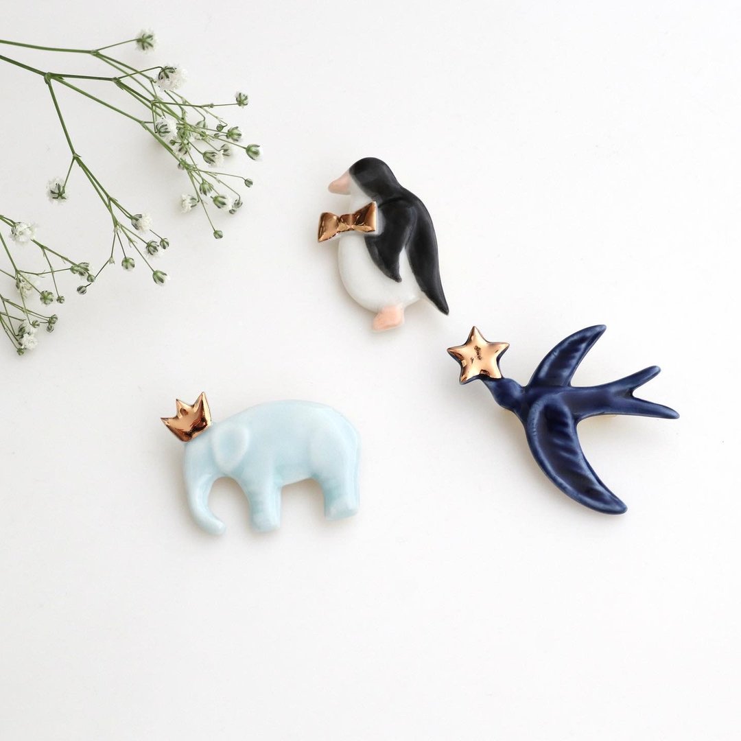 LIMITED Special animal - 胸针 - 瓷 金色