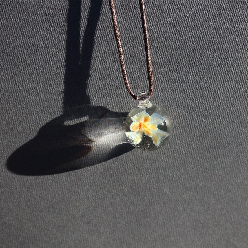 盛凡 花形宇宙星河玻璃项链 玻璃坠饰 交换礼物 生日礼物 饰品 - 项链 - 玻璃 多色