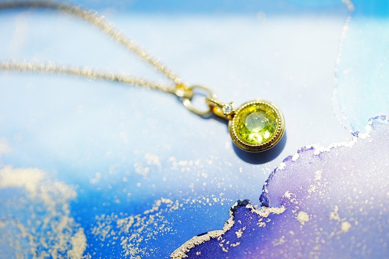 Peridot Amulet necklace - 项链 - 半宝石 绿色