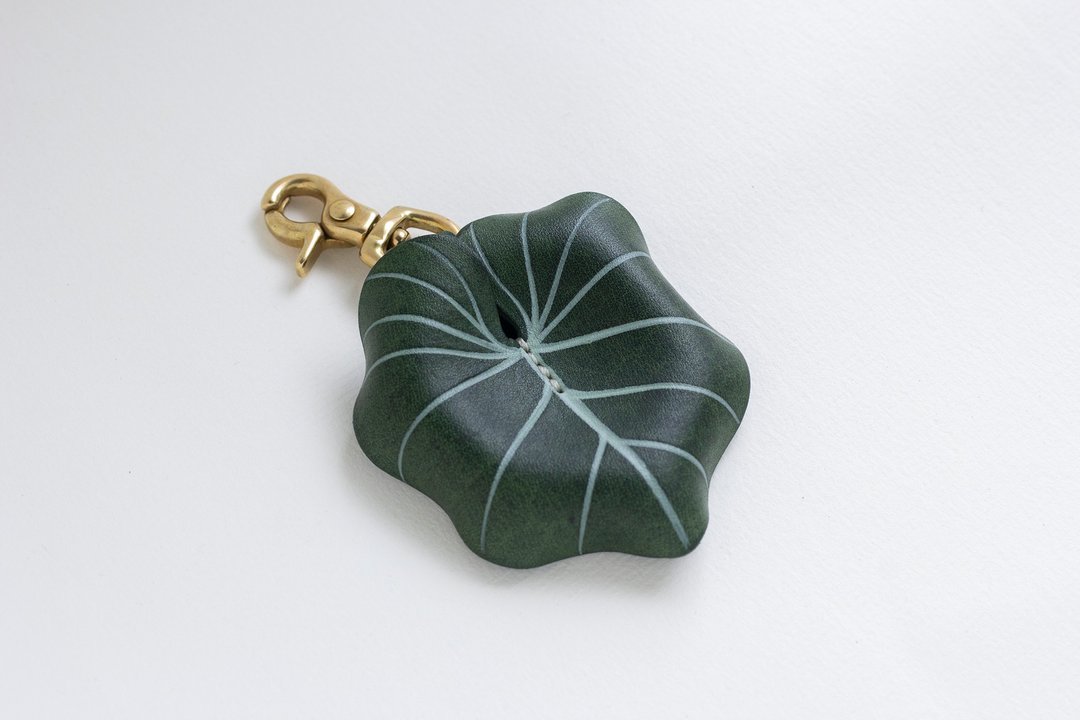Philodendron Gloriosum 锦缎蔓绿绒 皮革黄铜挂饰 - 钥匙链/钥匙包 - 真皮 绿色