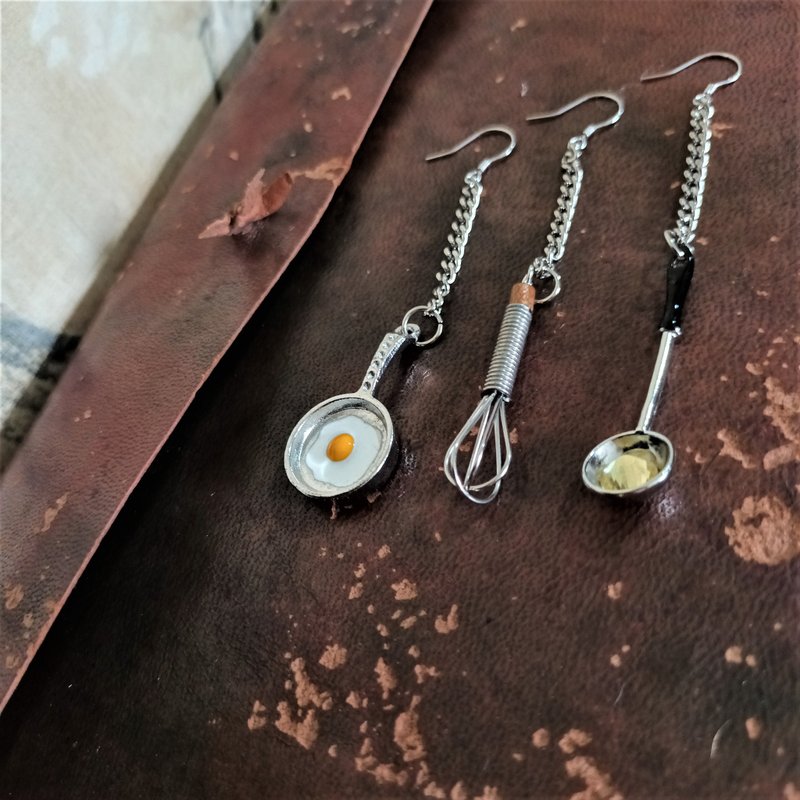 小人国饰品 微型老饕的厨具 925 纯银耳针耳环 附礼盒 - 耳环/耳夹 - 银 银色