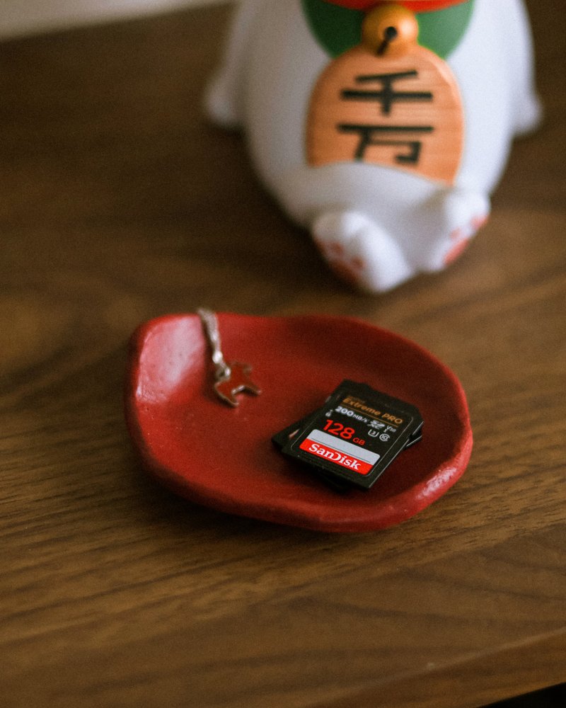 111 圆碟・器皿 - 香薰/精油/线香 - 陶 红色