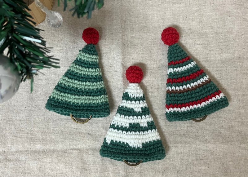 小毛球 || 圣诞树钥匙包 || 交换礼物 手作 编织 - 钥匙链/钥匙包 - 其他材质 绿色