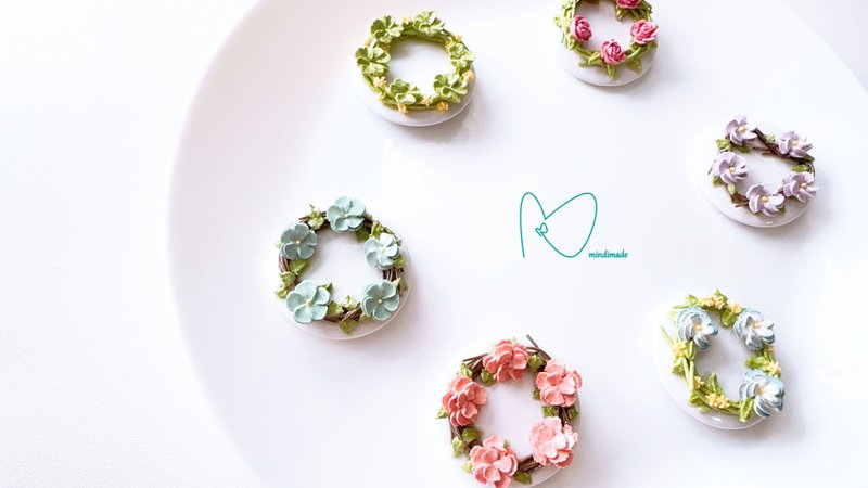 春日小清新* 手工黏土花花环胸针 - 胸针 - 粘土 多色