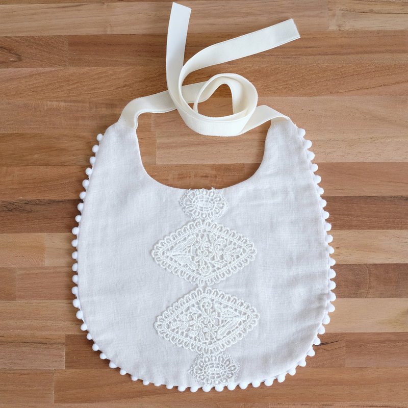 气质蕾丝围兜(弥月礼口水巾) - 围嘴/口水巾 - 棉．麻 银色