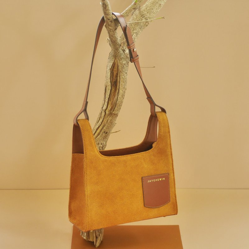 Jaychewin Inari 斜背包（Safari Brown） - 侧背包/斜挎包 - 真皮 咖啡色