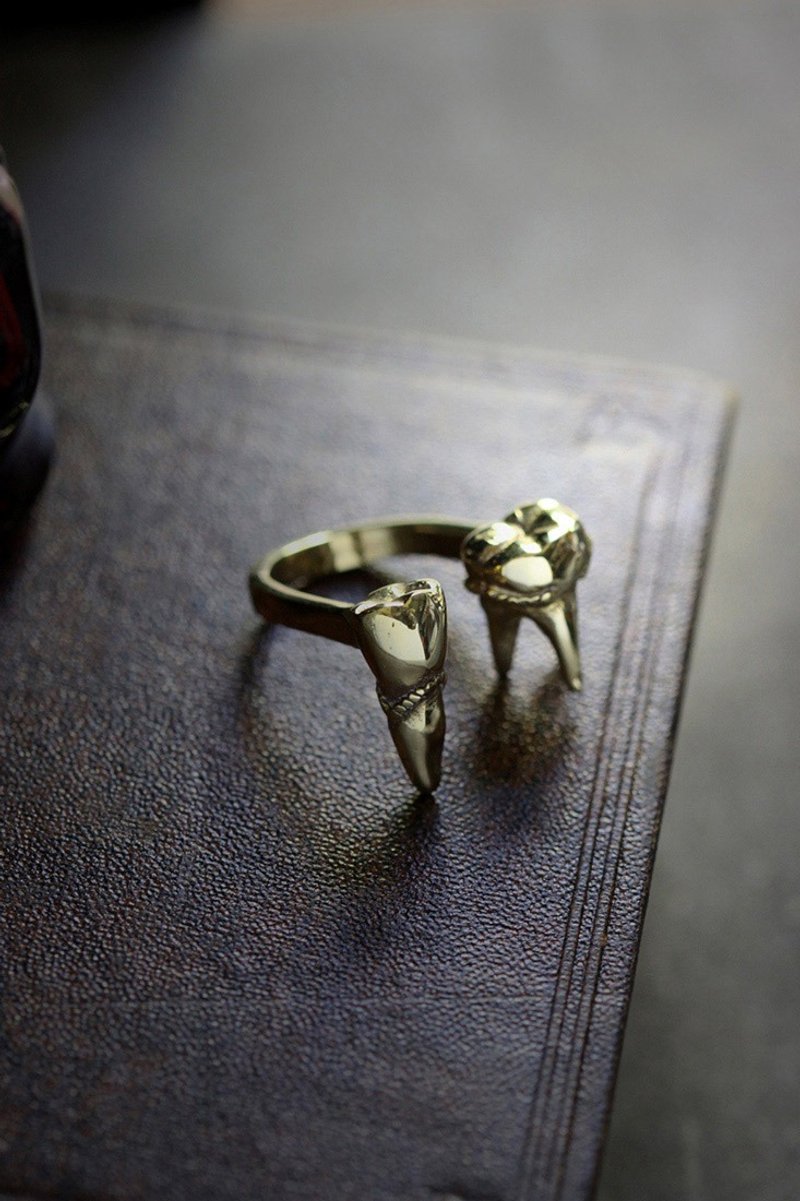 Teeth Ring original made and design by Defy. - 戒指 - 其他金属 
