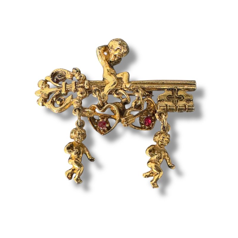 复古艺术签名胸针金色钥匙与天使小天使丘比特之心红宝石别针 - 胸针 - 其他材质 金色